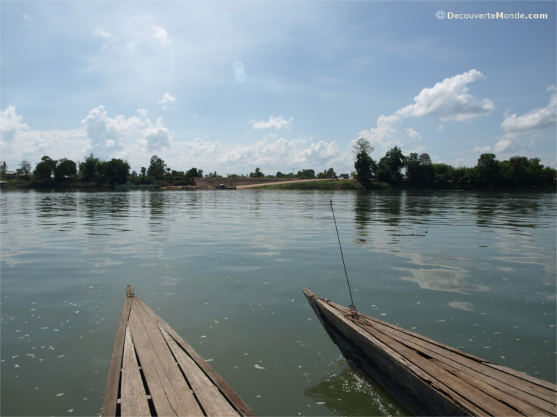 Looking on the Mekong from a canoe