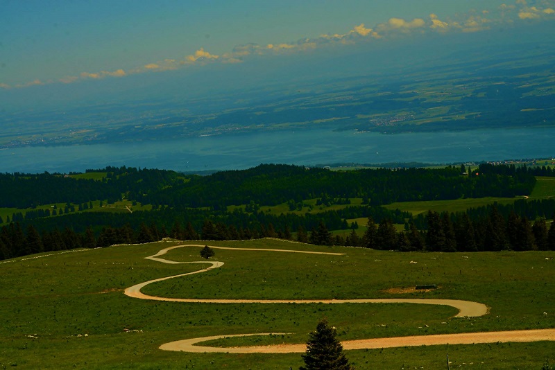 Vue sur le lac de Neuchâtel et la Grande Cariçaie depuis le sommet du Chasseron