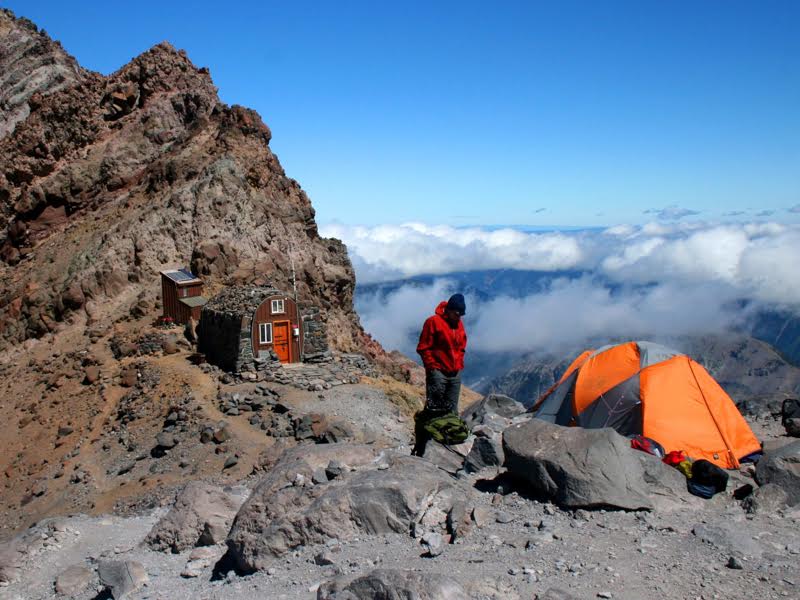 Amateurs de randonnées et de camping en haute altitude 