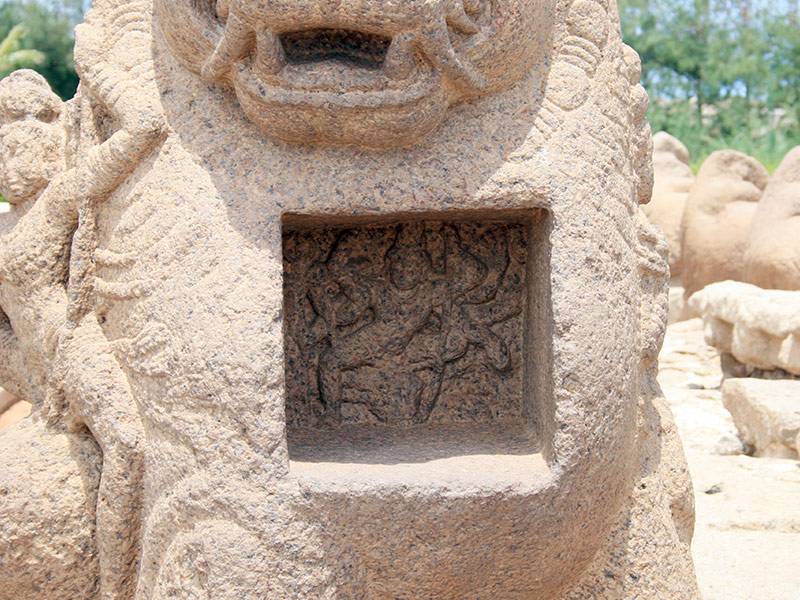 details on the Durga’s lion