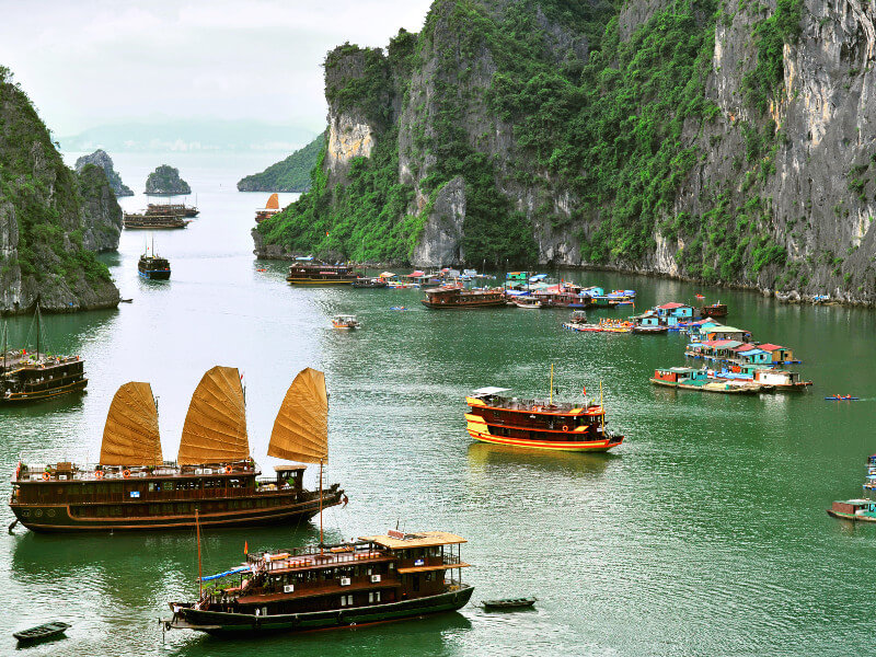 baie d’ha long, site de l’unesco