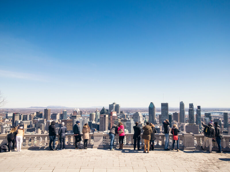 Terrasse du Mont-Royal saison touristique Montréal