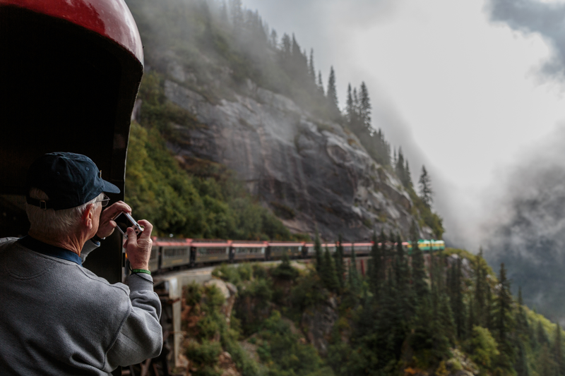 Le chemin de fer White Pass et Yukon est l’une des plus anciennes voies de transport de passagers au Canada qui sont toujours utilisées aujourd’hui.