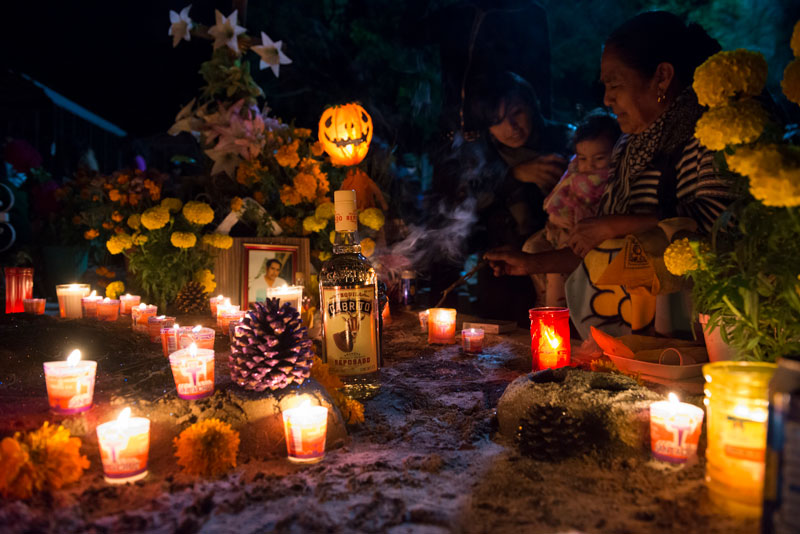 day-of-the-dead-grave