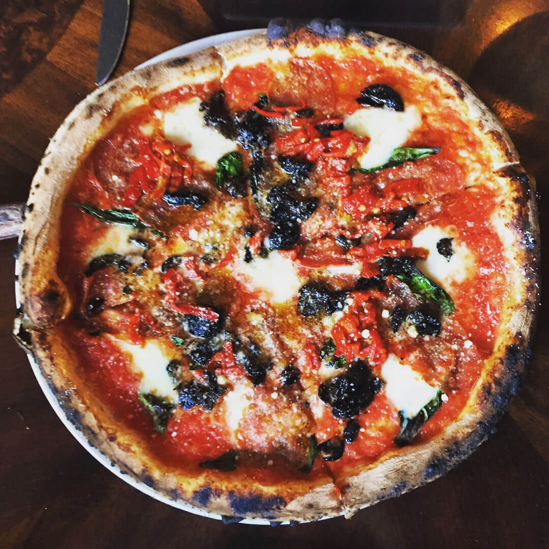 Foodie-Italy-Pic-2---naples-pizza