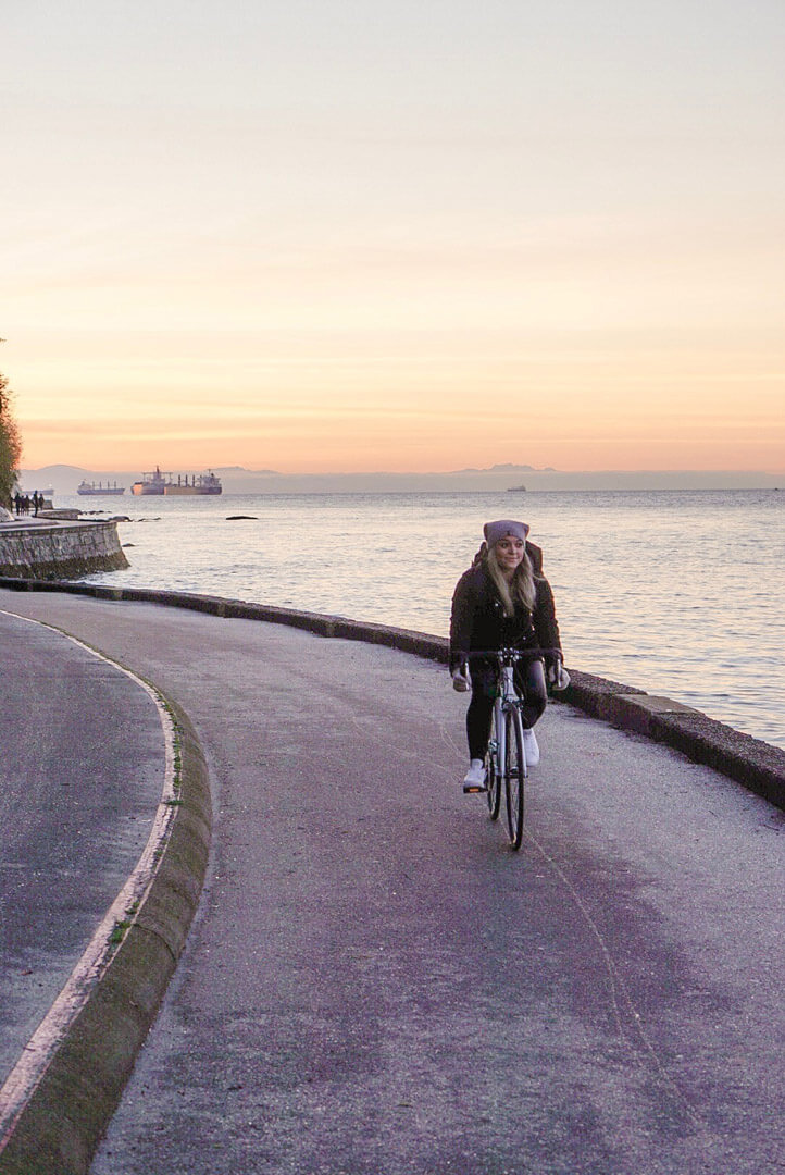 bikeride-seawall